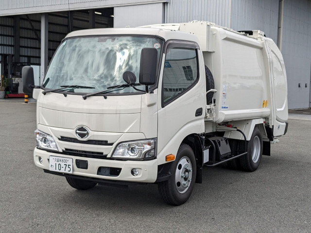 Hino DUTRO 2024