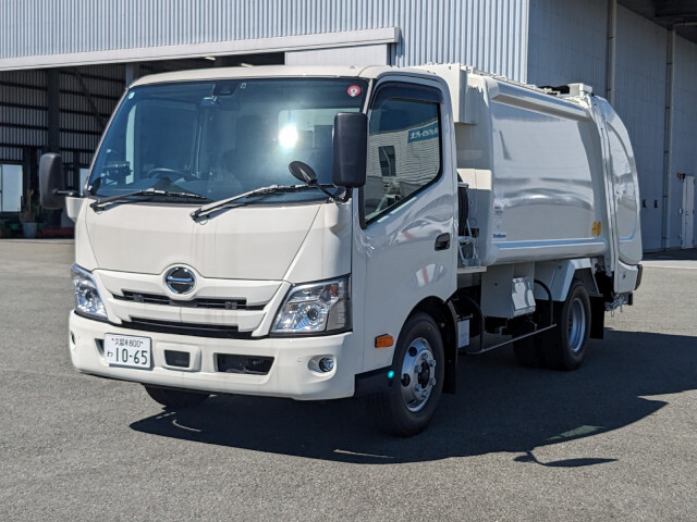 Hino DUTRO 2024