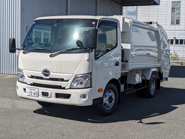 Hino DUTRO 2024