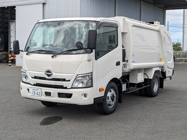 Hino DUTRO 2024