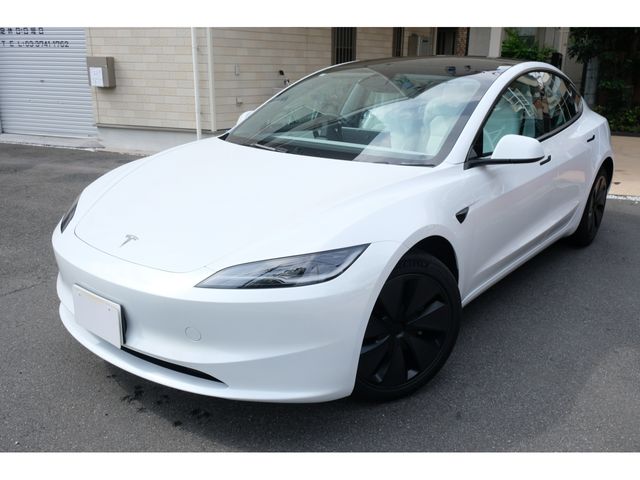 TESLA MODEL 3 2024