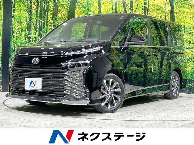 TOYOTA VOXY 2022