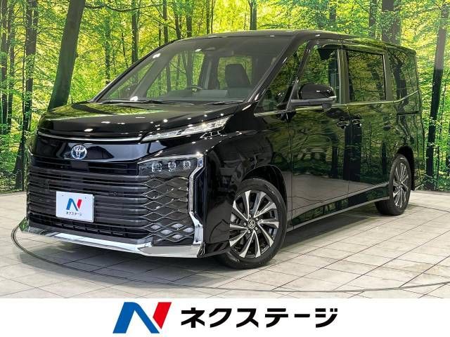 TOYOTA VOXY HYBRID 2023