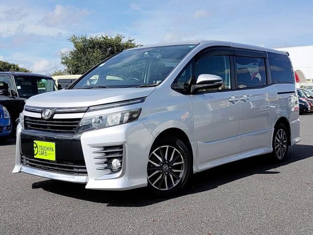 TOYOTA VOXY 2014