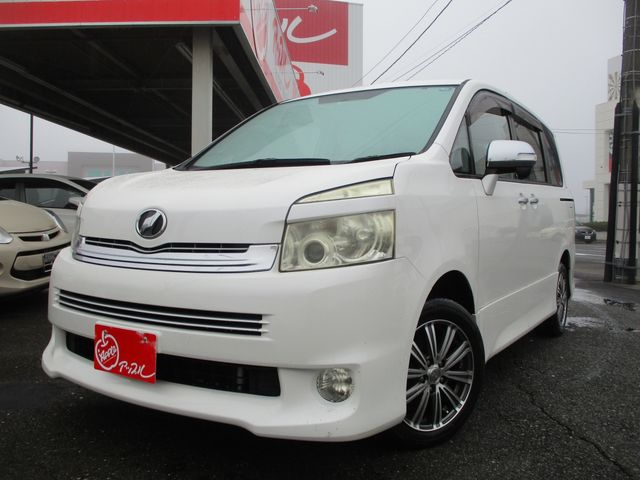 TOYOTA VOXY 2009