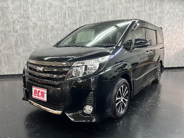 TOYOTA NOAH 2016