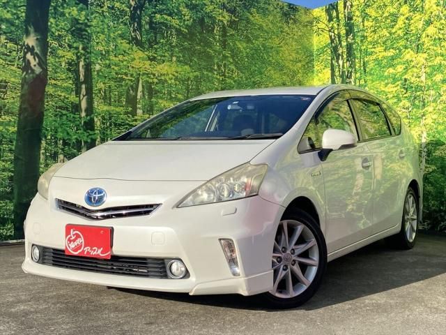 TOYOTA PRIUS ALPHA 2012