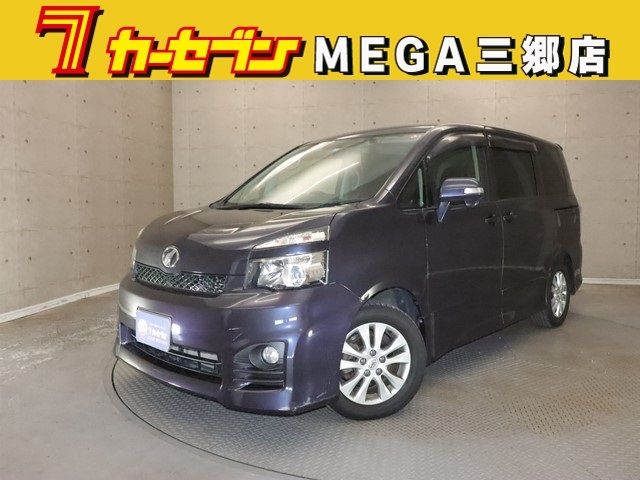 TOYOTA VOXY 2011