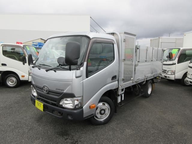 TOYOTA DYNA 2017