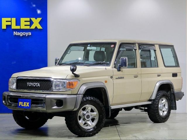 TOYOTA LANDCRUISER 70 2015