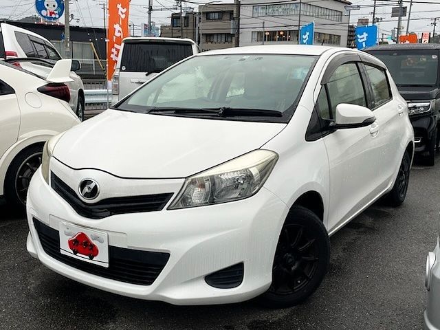 TOYOTA VITZ 2013