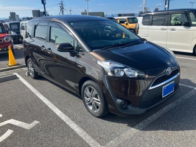 TOYOTA SIENTA HYBRID 2016