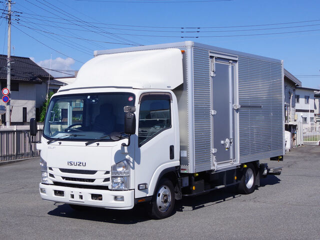 Isuzu ELF 2019