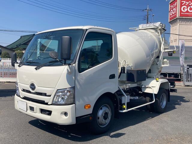 Hino DUTRO 2023