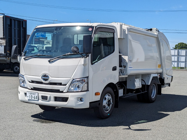 Hino DUTRO 2024