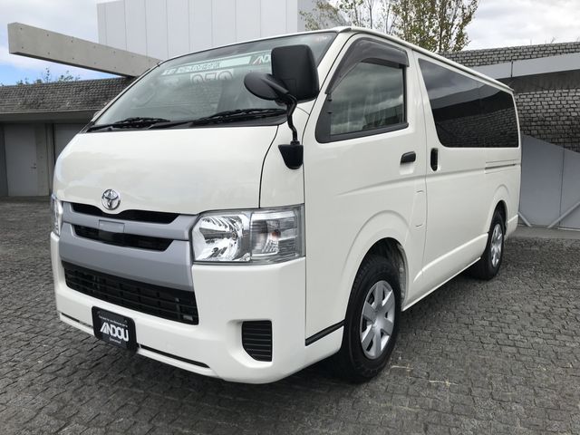 TOYOTA HIACE van 1.2t 2WD 2019