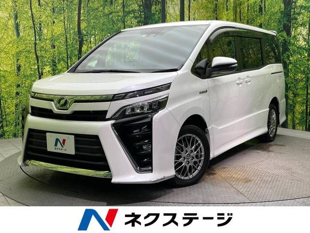 TOYOTA VOXY HYBRID 2017