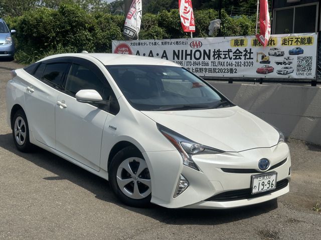 TOYOTA PRIUS 2016