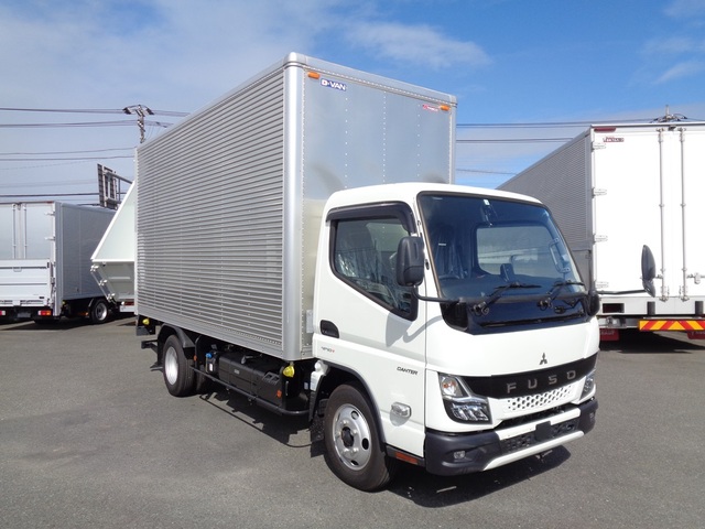 Mitsubishi CANTER 2023