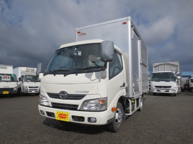 Hino DUTRO 2016