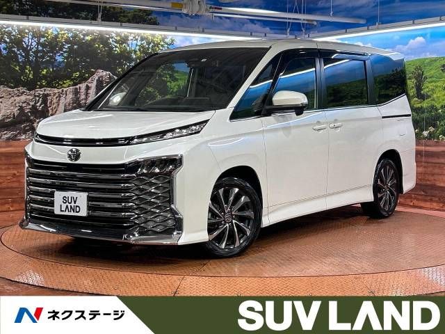 TOYOTA VOXY 2022