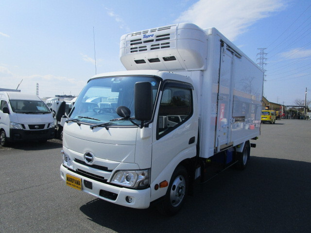 Hino DUTRO 2023