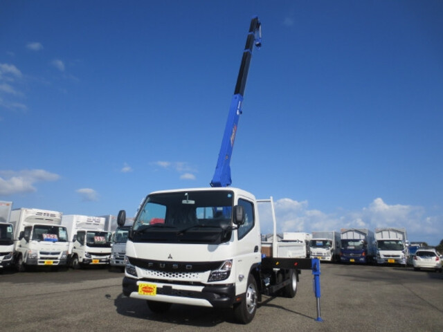 Mitsubishi CANTER 2023