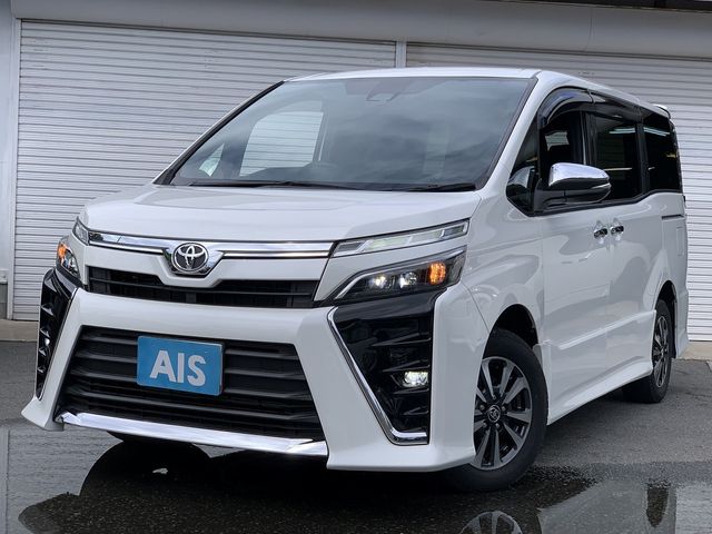 TOYOTA VOXY 2018