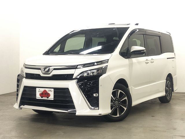 TOYOTA VOXY 2017