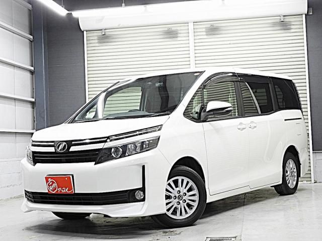 TOYOTA VOXY 2014