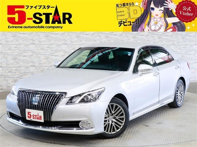 TOYOTA CROWN MAJESTA HYBRID 2015