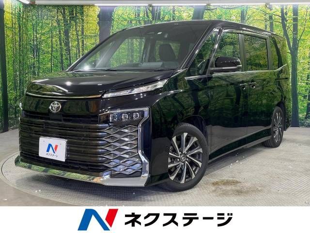 TOYOTA VOXY 2022