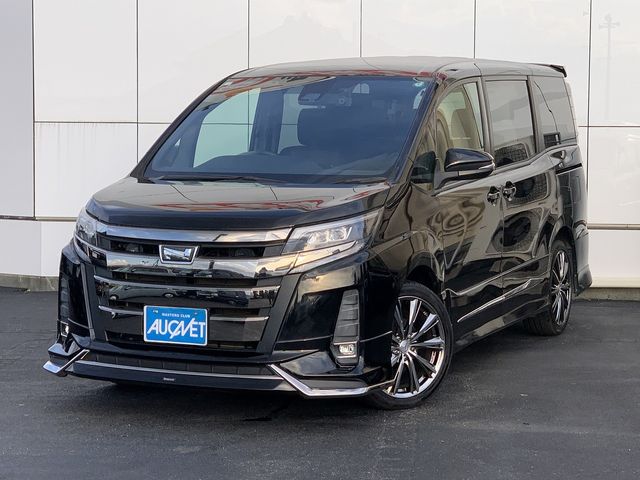 TOYOTA NOAH 2017