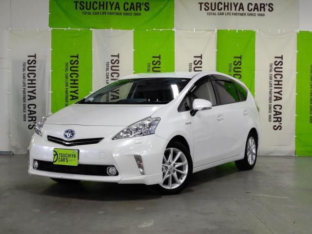 TOYOTA PRIUS ALPHA 2012