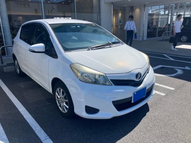 TOYOTA VITZ 2012