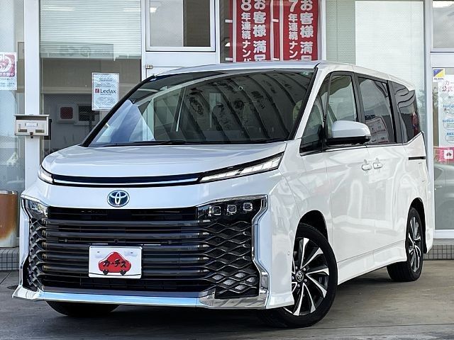 TOYOTA VOXY HYBRID 2024