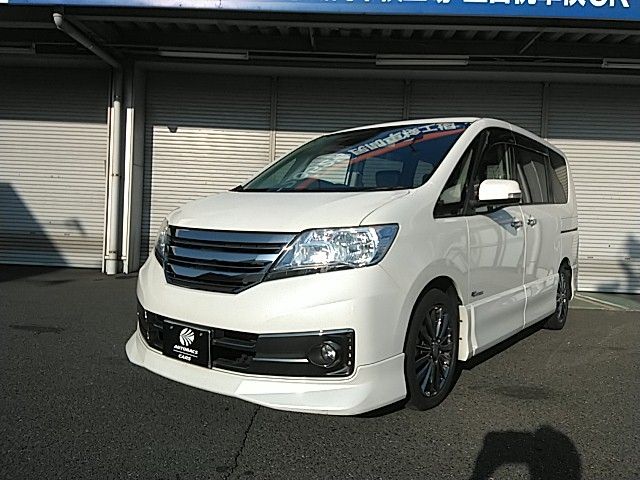 NISSAN SERENA  S-HYBRID 2013