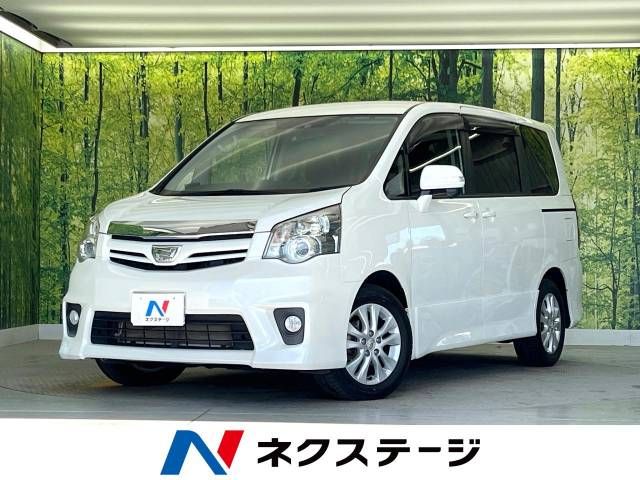 TOYOTA NOAH 2012