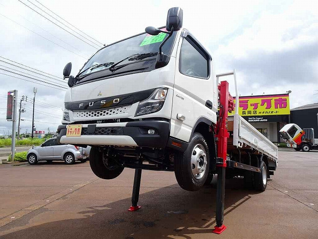 Mitsubishi CANTER 2023