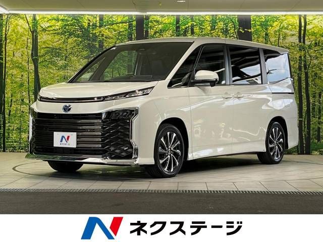 TOYOTA VOXY HYBRID 2023