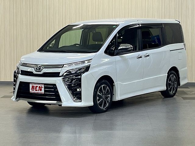 TOYOTA VOXY 2021