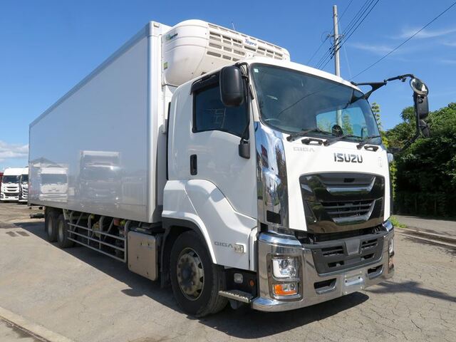 Isuzu GIGA 2021