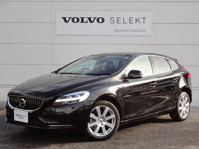 VOLVO V40 2016