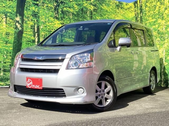 TOYOTA NOAH 2009