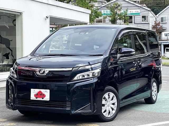 TOYOTA VOXY 2019