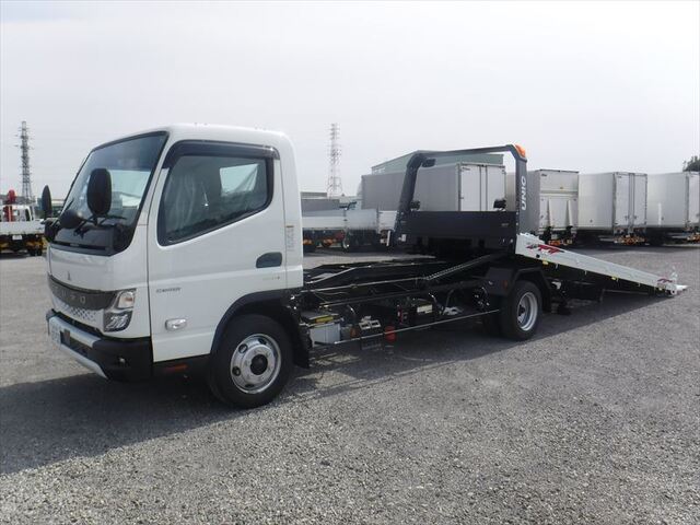 Mitsubishi CANTER 2024