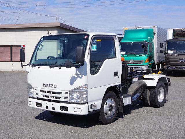 Isuzu ELF 2017