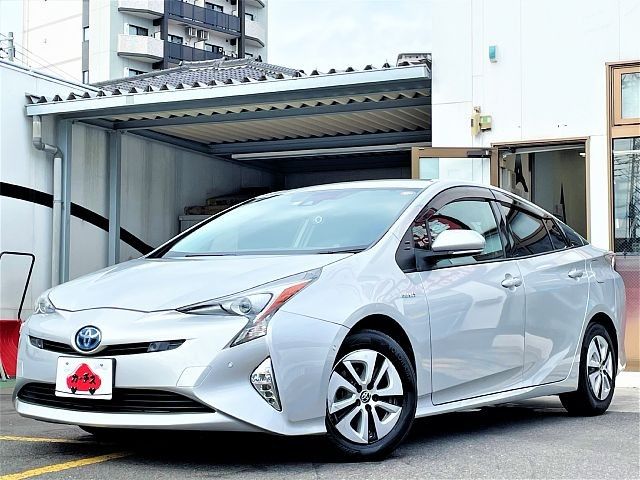 TOYOTA PRIUS 2016