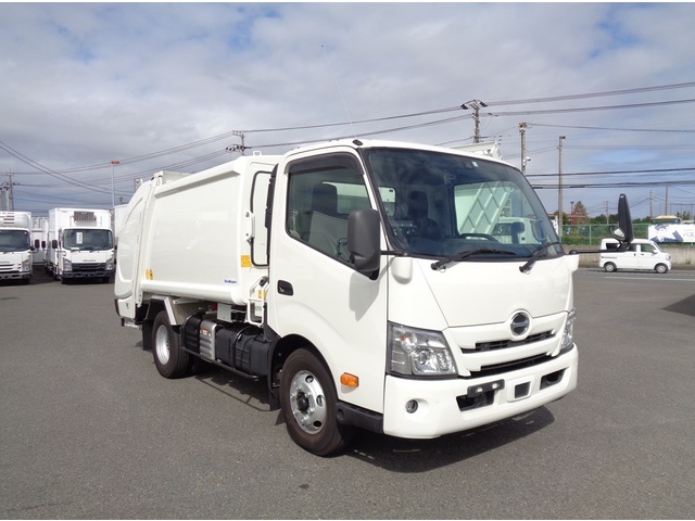 Hino DUTRO 2023