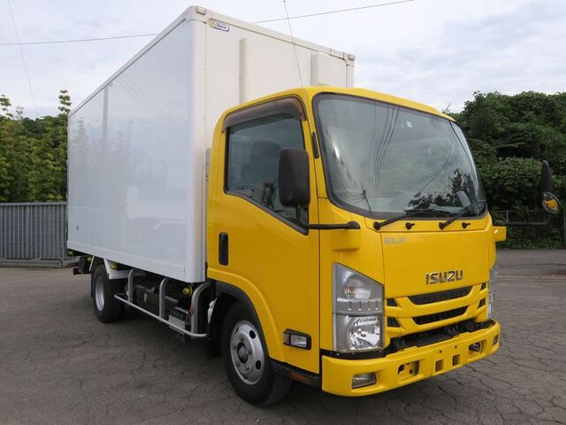 Isuzu ELF 2020